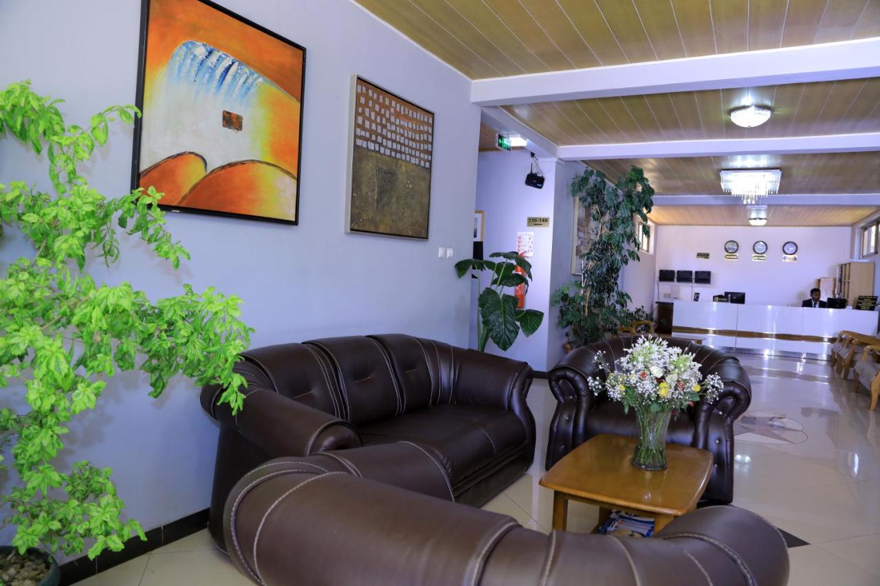 Yaya Africa Athletics Village Sululta Bagian luar foto