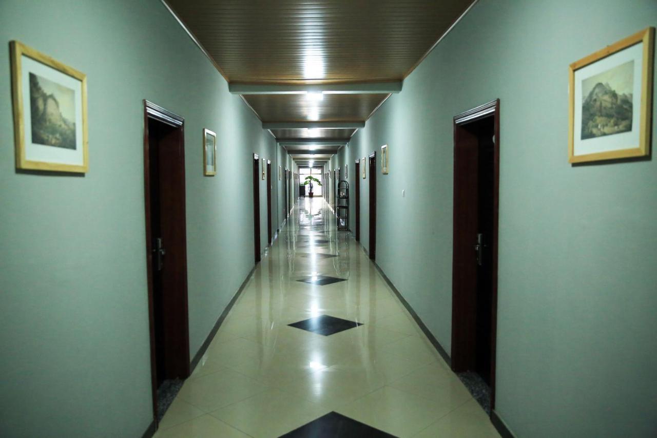 Yaya Africa Athletics Village Sululta Bagian luar foto